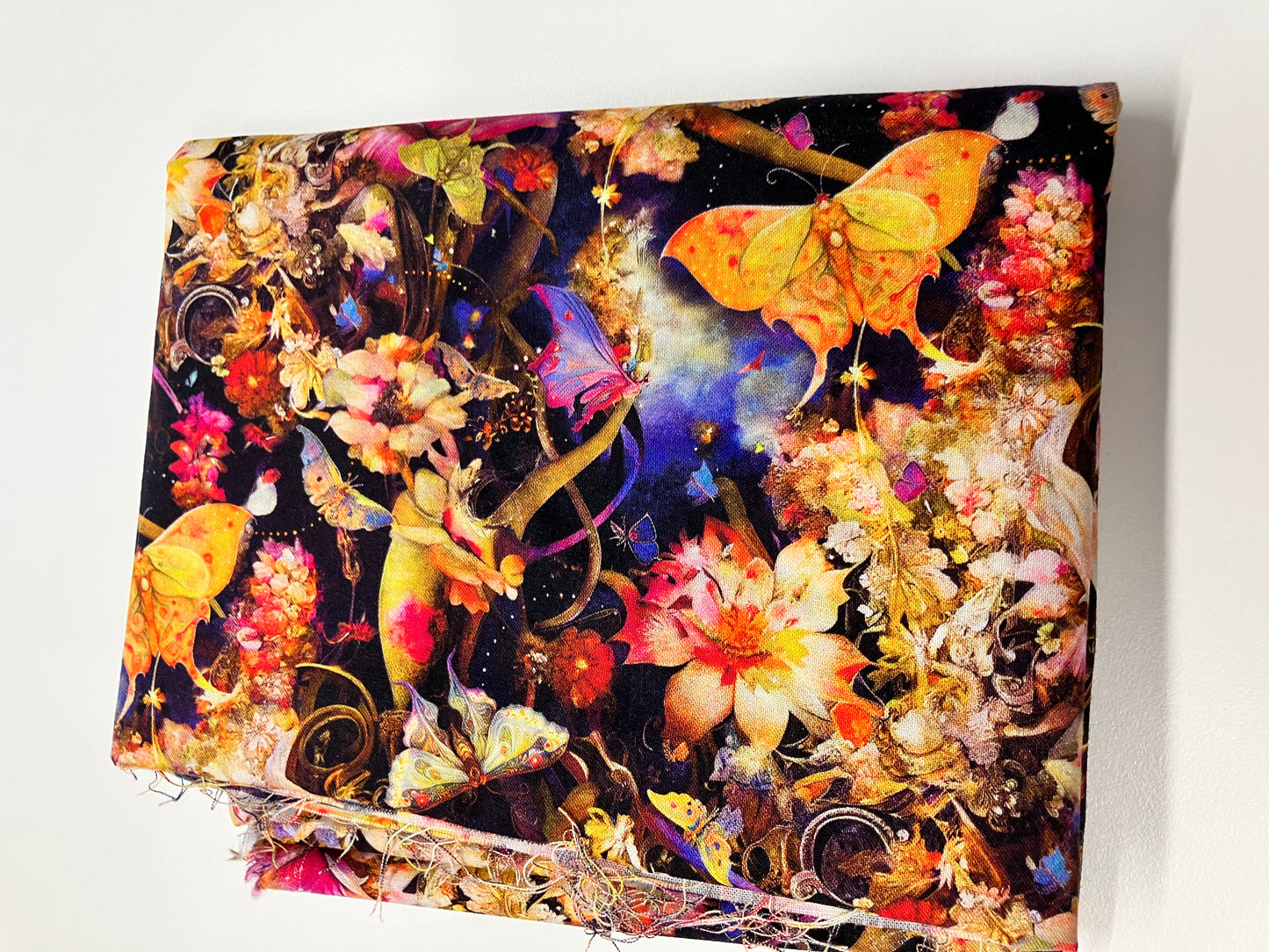 END OF BOLT - 128cm - Night Garden - Moths
