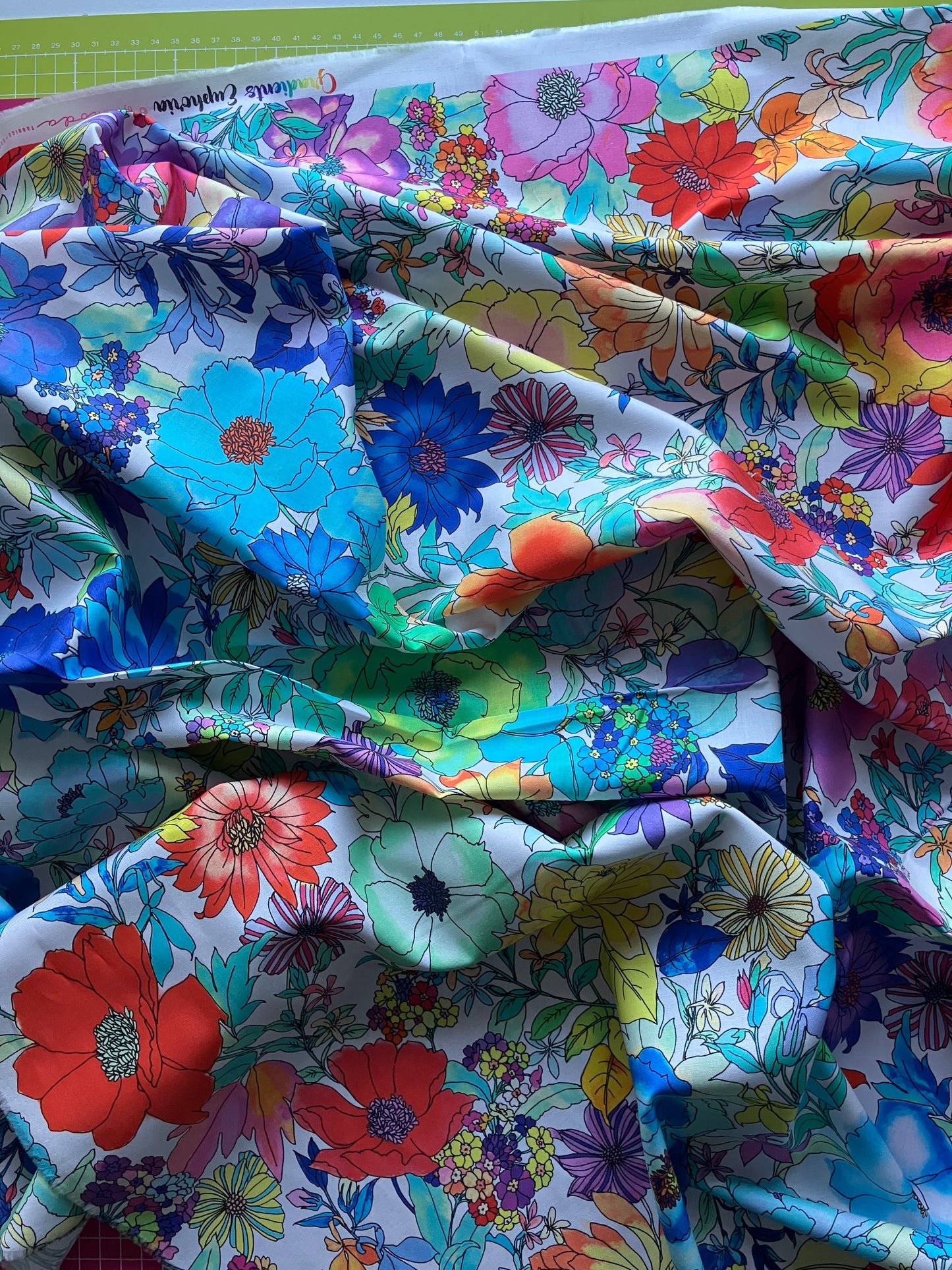 Gradients Euphoria - Floral Rainbow