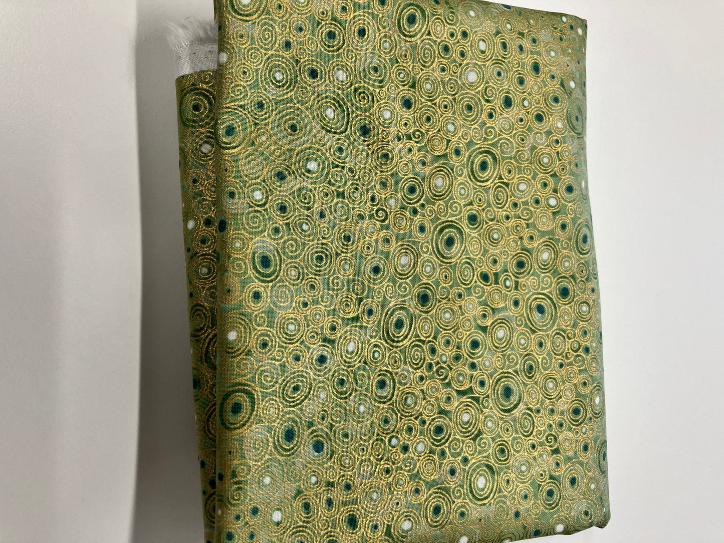 END OF BOLT - 117cm - Golden - Scroll - Green