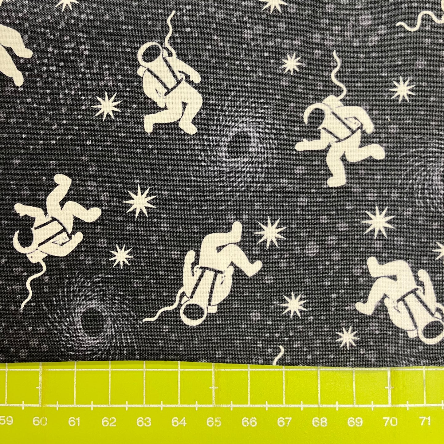 Space Glow - Astronauts on Black - Glow In The Dark