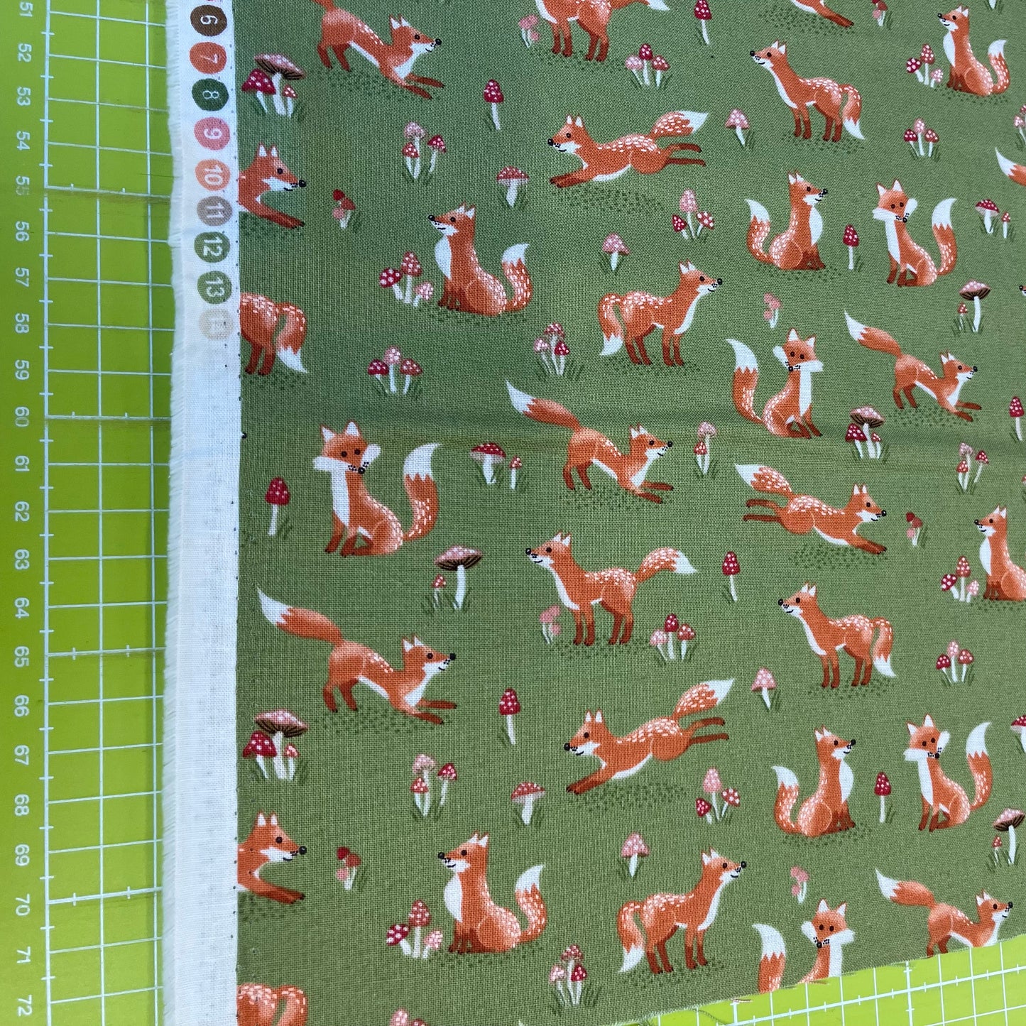 Hello Autumn - Fox Tales - Green