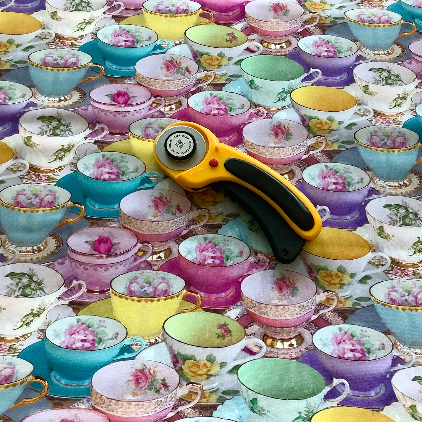 End Of Bolt - 1 Metre- Tea for Two - Vintage Teacups
