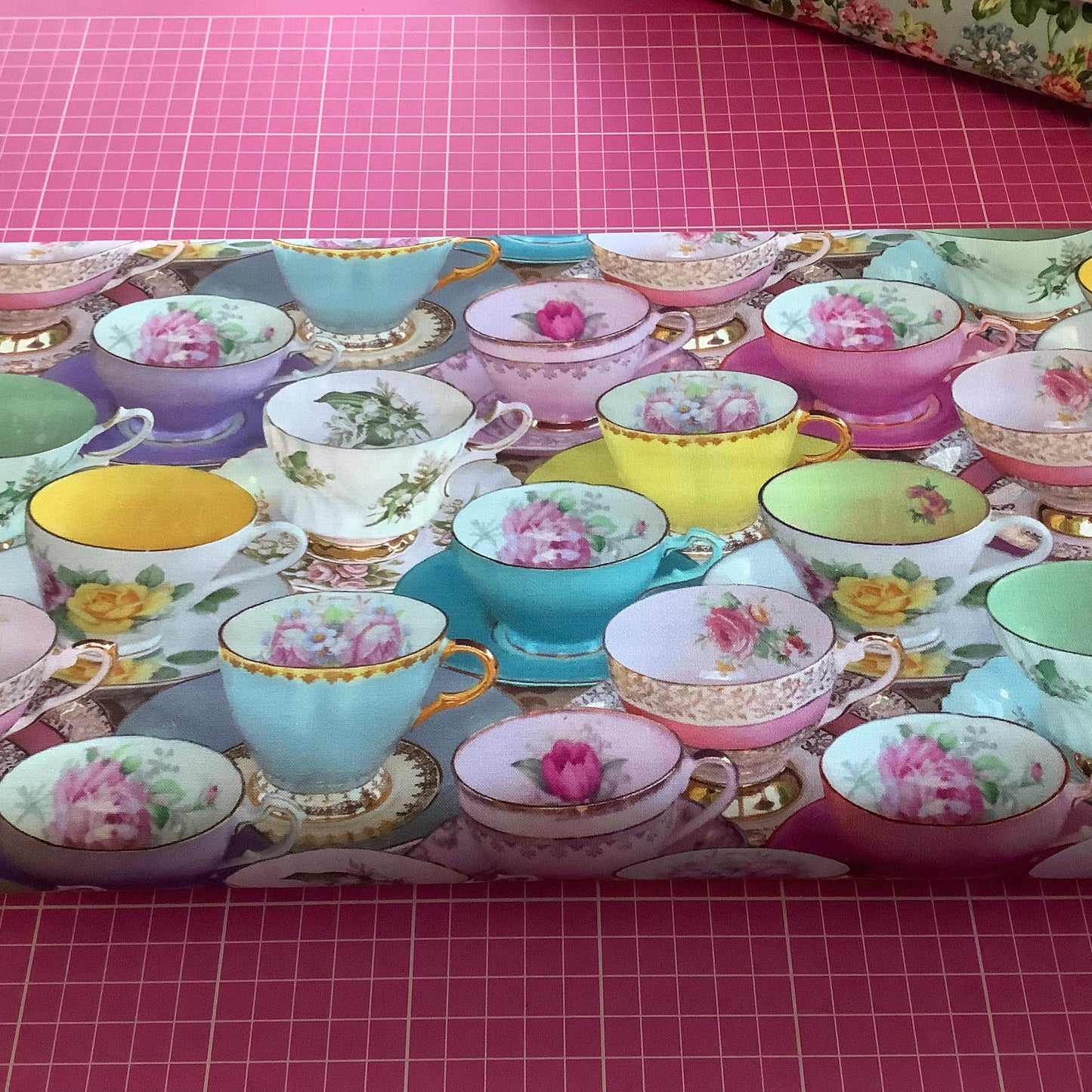 End Of Bolt - 1 Metre- Tea for Two - Vintage Teacups